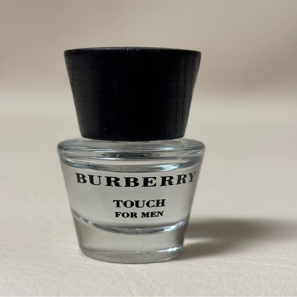 BURBERRY TOUCH for MEN
* Mini Eau Toilette Miniature
Perfume (5ml. 0.17 fl.oz.) - Picture 1 of 2
